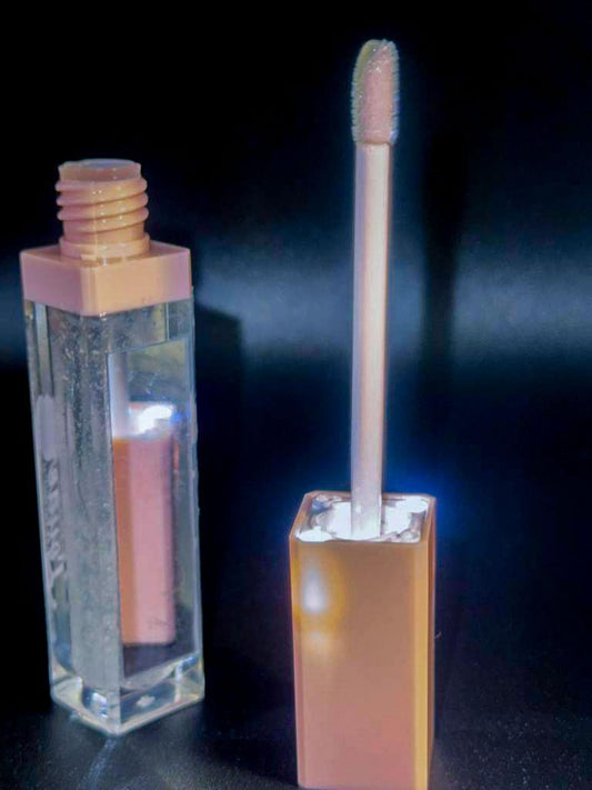 Clear lip gloss